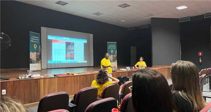 Professores participam de formação sobre memórias dos povos indígenas e afrodescendentes. 